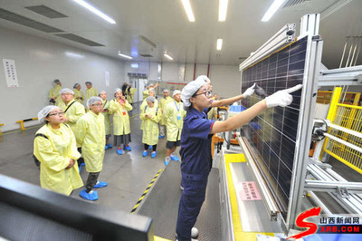 全國網媒記者走進晉能清潔能源，探訪光伏電池開發之“奧秘”